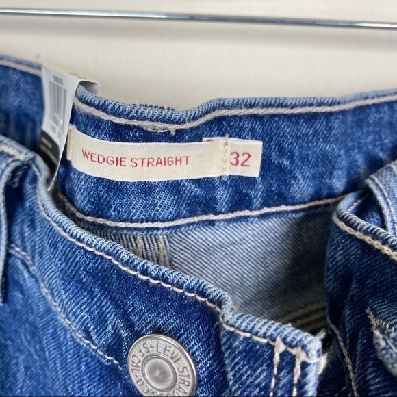 Levi’s Wedgie Straight Jeans - Picture 9 of 13